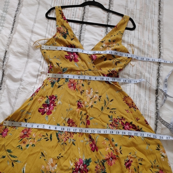 Dynamite floral midi dress XS - Picture 12 of 13